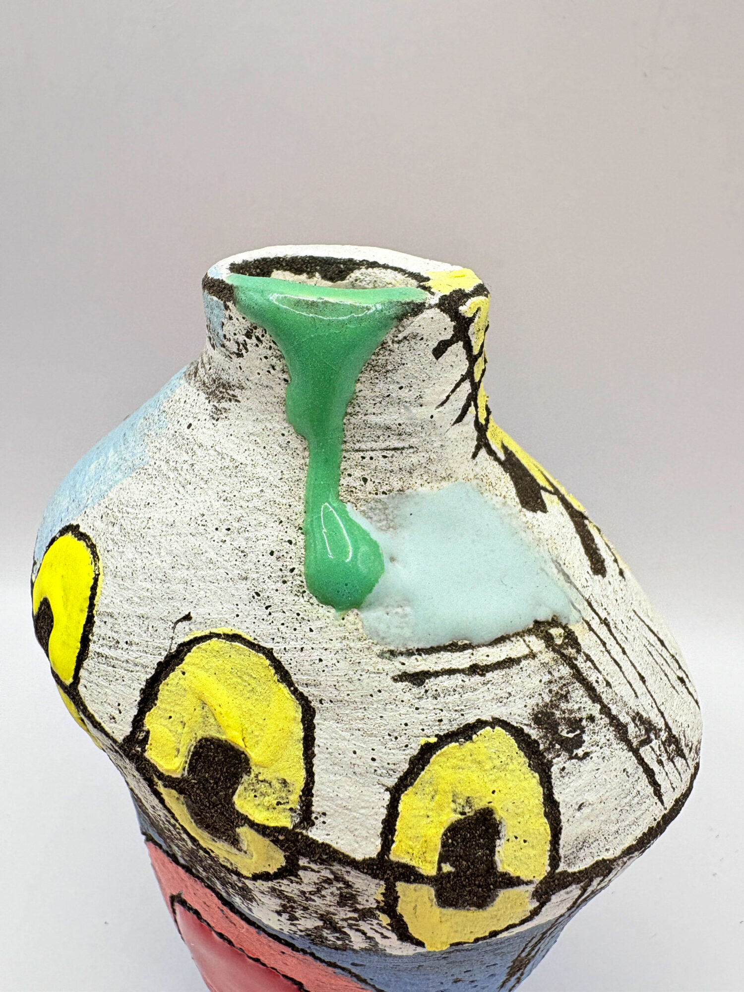 Small bottle with red circle - Image 3