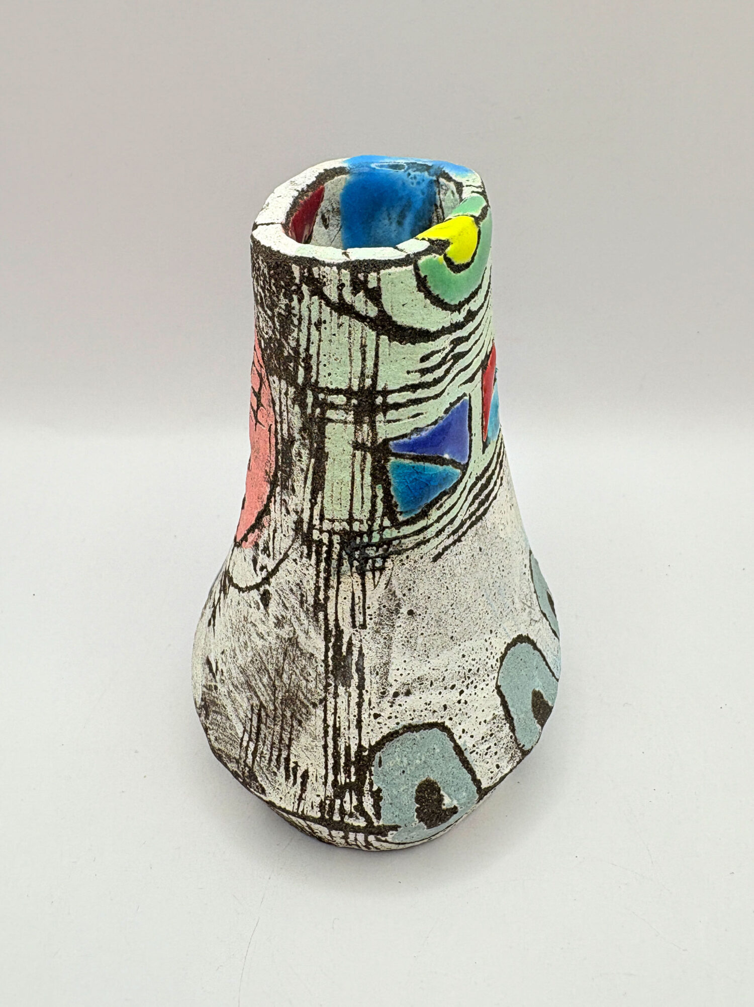 Small white vessel with blue rectangle - Image 3