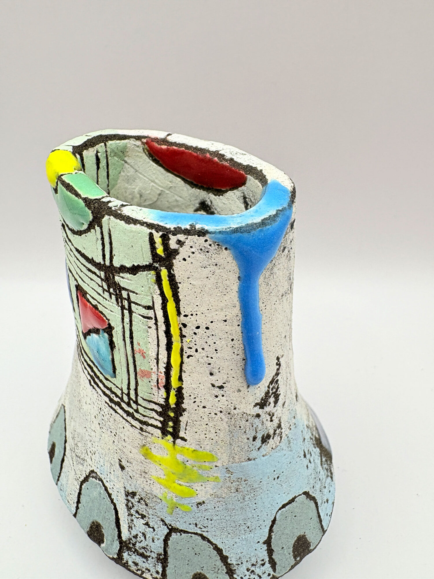 Small white vessel with blue rectangle - Image 2