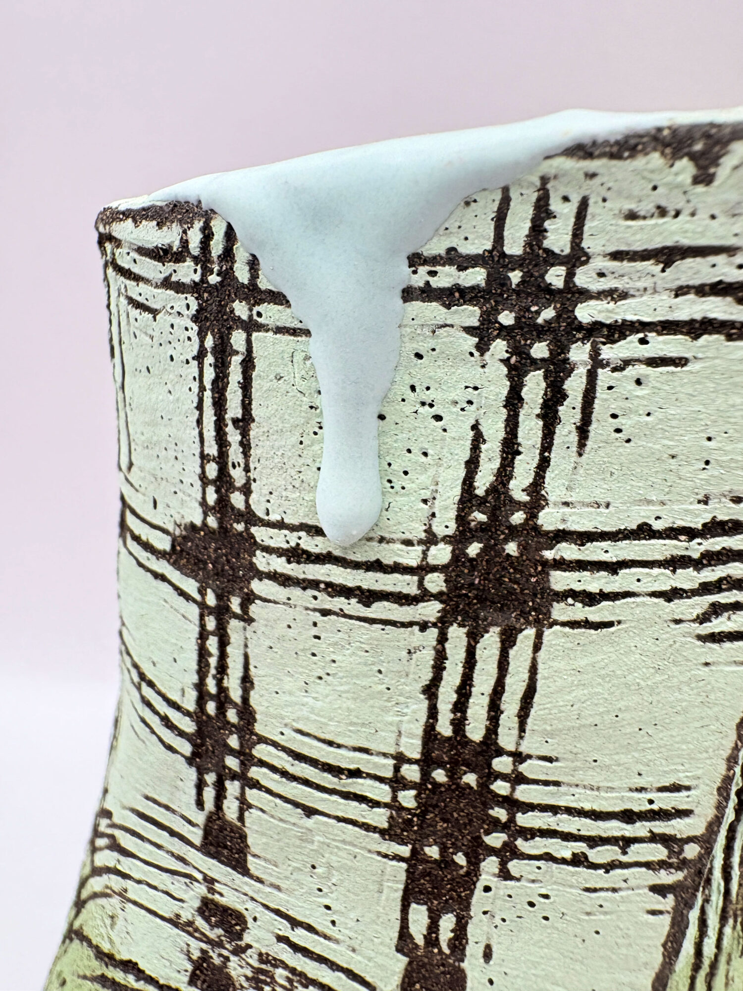 Green vessel with yellow - Image 3
