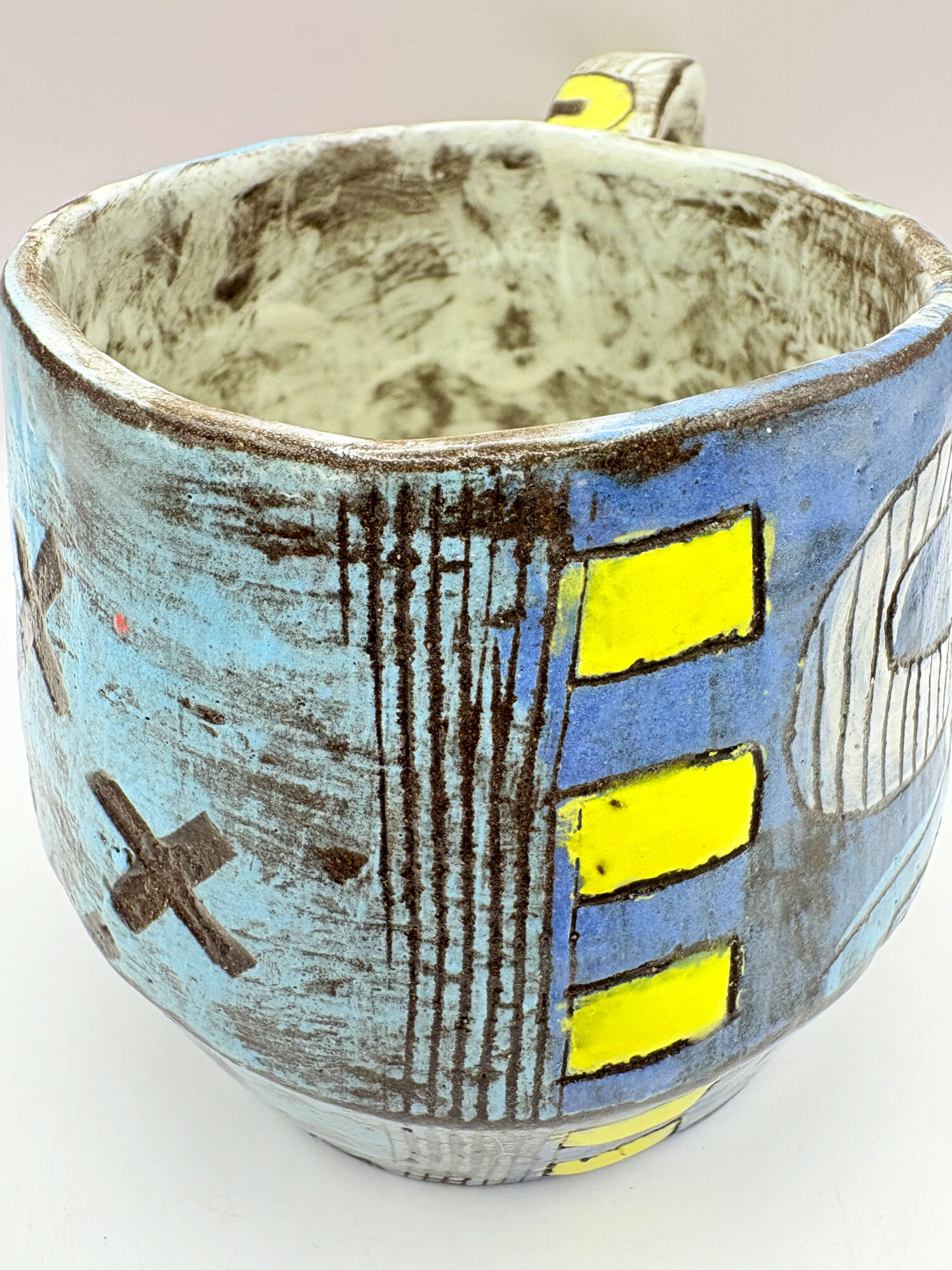 Red circle mug - Image 6