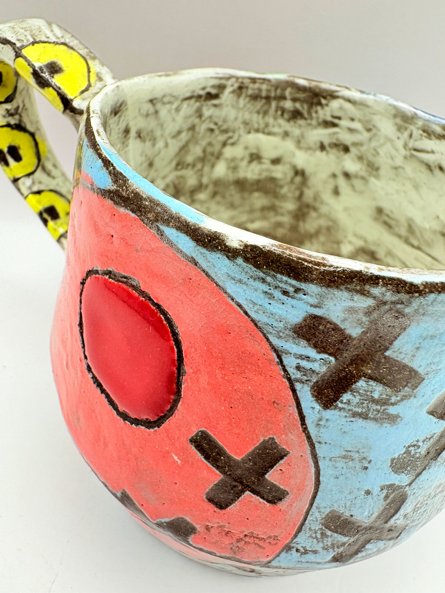 Red circle mug - Image 7