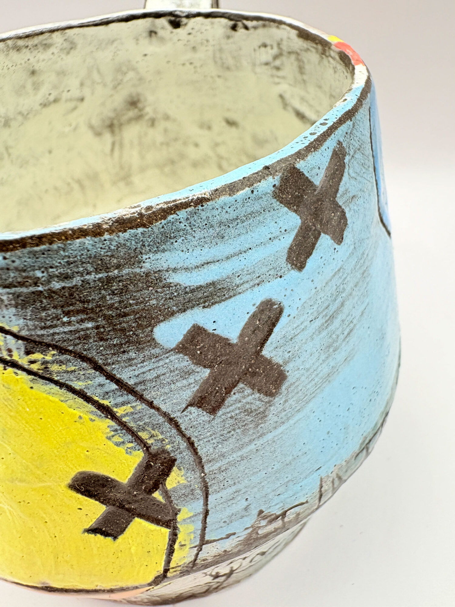 3 crosses mug - Image 4